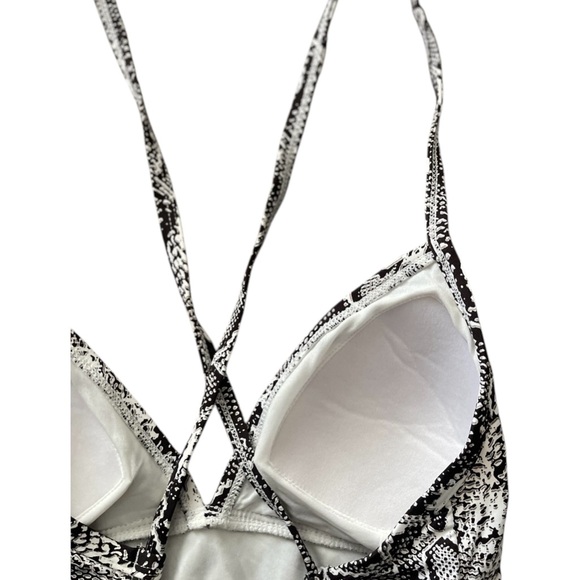 Tommy Bahama One Piece Swimsuit Snake Print Women’s Size 10 Black/White - Picture 5 of 8